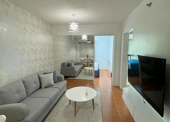 Apartment Modern Minimalist Luxe Retreat 2 Bedroom With Parking Manila