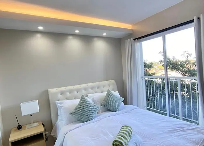 Modern Minimalist Luxe Retreat 2 Bedroom With Parking * Manila