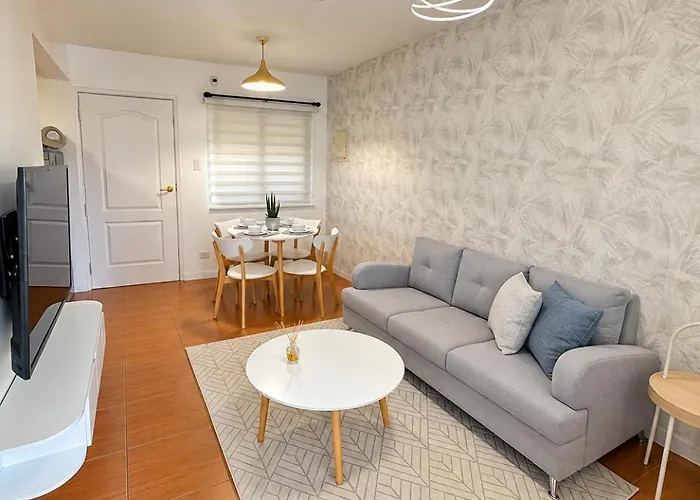 Modern Luxe 2 Bedroom Free Pool Access Parking And Netflix * Manila