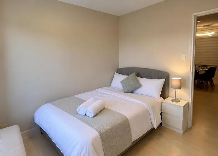 Modern Luxe 2 Bedroom Free Pool Access Parking And Netflix Apartment Manila